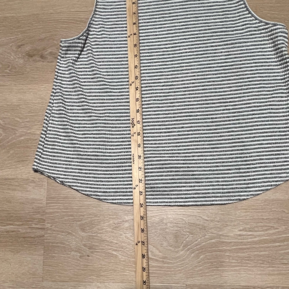 Chico's Zenergy Striped Mock‎ Turtleneck Knit Sleeveless Top Sz 2P US 12/14 P - Picture 5 of 10